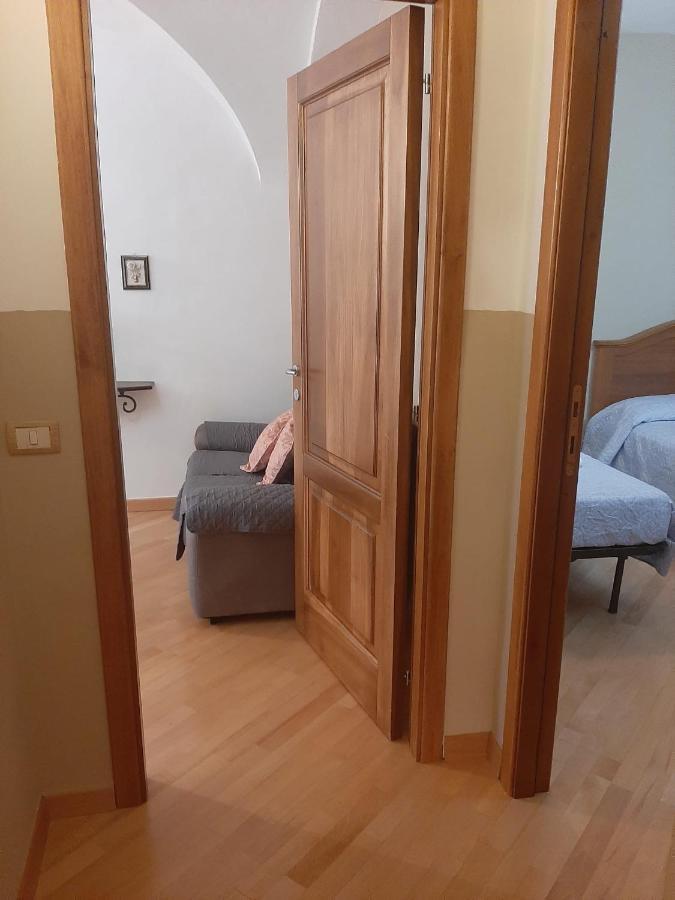 Alloggi Piazza Umberto Primo Pacentro Bagian luar foto