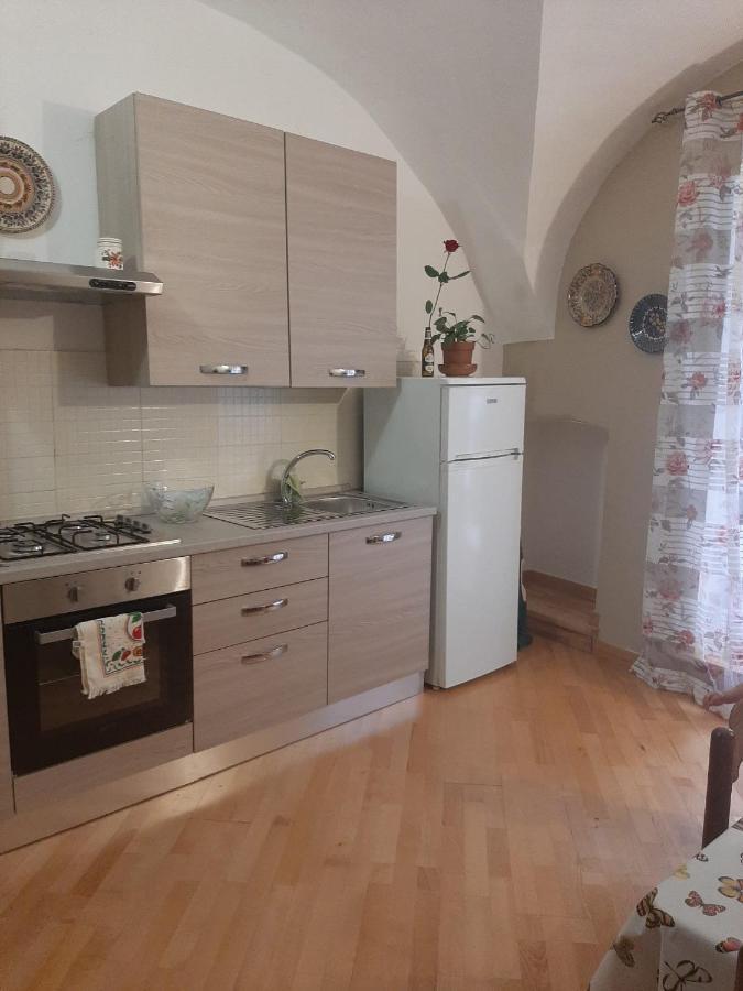 Alloggi Piazza Umberto Primo Pacentro Bagian luar foto